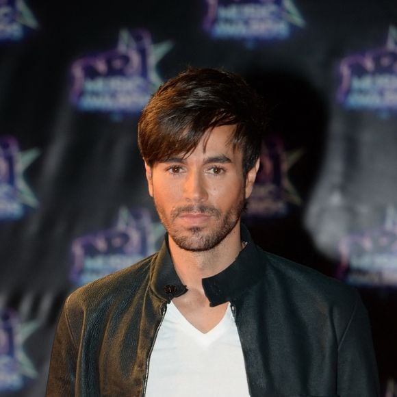 Enrique Iglesias lors de la 18ème cérémonie des "NRJ Music Awards" au Palais des Festivals à Cannes, le 12 novembre 2016. 

Photo : Rachid Bellak / Bestimage