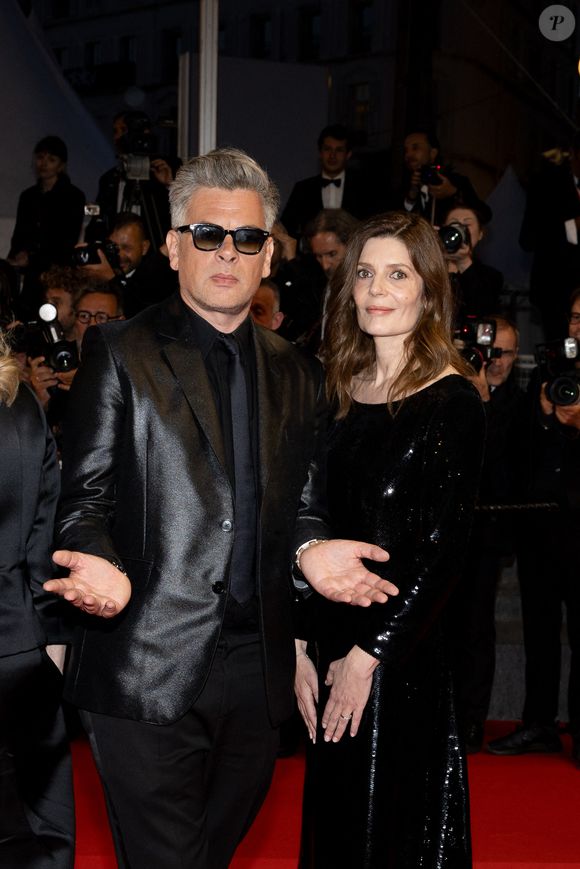 Benjamin Biolay, Chiara Mastroianni - Descente des marches du film « Marcello Mio » lors du 77ème Festival International du Film de Cannes, au Palais des Festivals à Cannes. Le 21 mai 2024
© Jacovides-Moreau / Bestimage