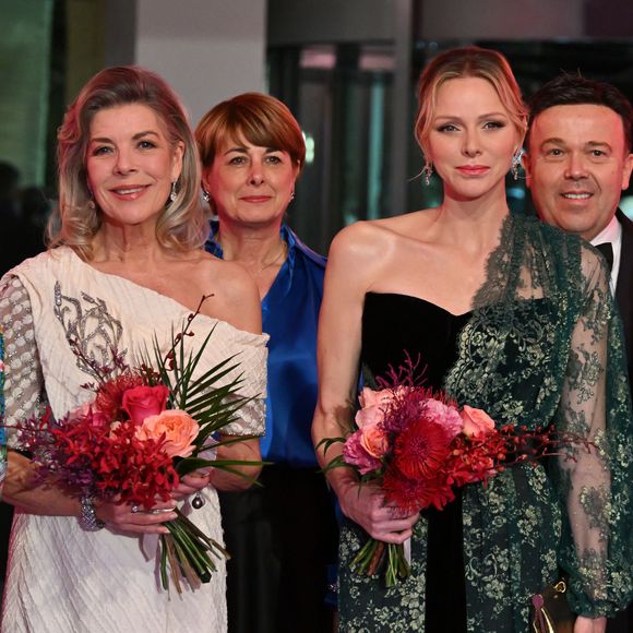 Le traditionnel Bal de la Rose a une fois encore réuni la famille de Monaco et s'est tenu cette année au Sporting Monte-Carlo dans la sublime Salle des Étoiles

La princesse Caroline de Hanovre et la princese Charlene de Monaco durant la 69ème édition du Bal de la Rose dans la Salle des Étoiles du Sporting Monte-Carlo à Monaco © Bruno Bebert / Pool Monaco / Bestimage