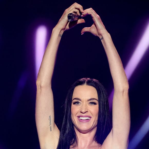 Exclusif - Katy Perry sur la scène du "Gala des pièces jaunes, le concert événement" à Paris La Défense Arena à Nanterre le 23 janvier 2025.
© Jacovides / Moreau / Bestimage