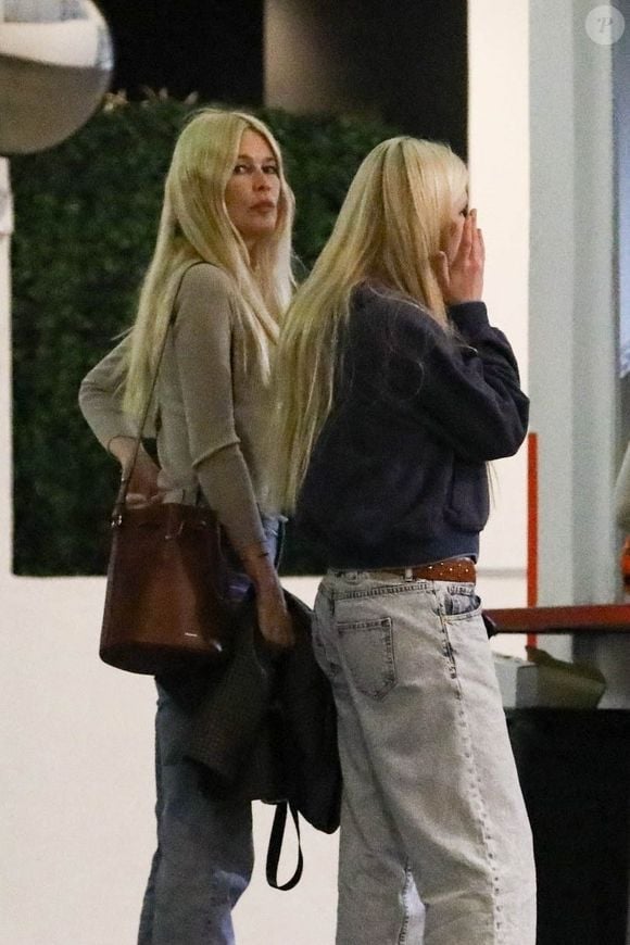 Leur fille Clementine a célébré ses 21 ans récemment

Claudia Schiffer avec sa fille Clementine Vaughn à Beverly Hills en 2025.
© Backgrid USA / Bestimage