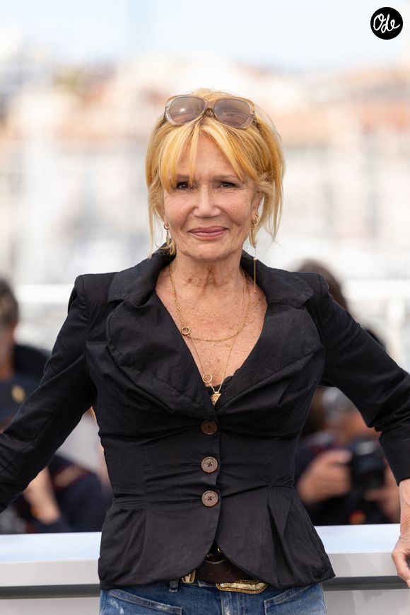 L’actrice a été diagnostiquée à l’âge de 60 ans.

Clémentine Célarié lors du photocall du film « Si Tu Penses Bien » (Think Good) au 79e Festival international du film de Cannes, en France, le 16 mai 2026. © Jacovides-Moreau/Bestimage