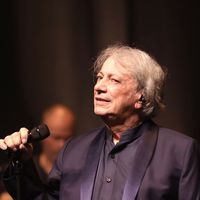 Ce grand nom de la chanson française a une maison dans le 5e arrondissement de Paris : ses finances à la baisse mais toujours confortables à 80 ans