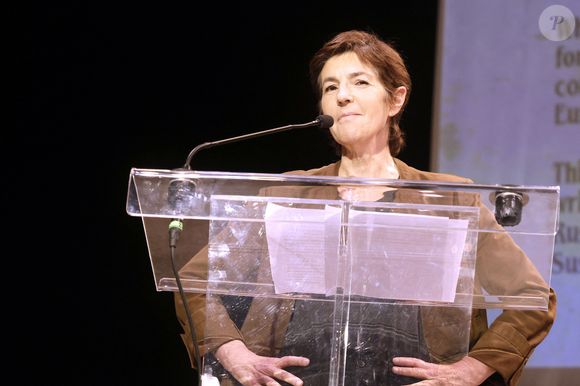 Christine Angot - Soirée de mobilisation "L'Europe contre l'antisémitisme" au théâtre Antoine à Paris le 3 juin 2024. © Cédric Perrin/Bestimage