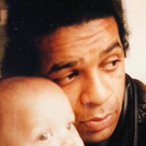 Du père de ses filles, très peu de choses ont fuité dans les médias. Toutefois sur la Toile, l'aînée de la fratrie l'a plusieurs fois mis à l'honneur lors de grandes occasions.

Gabrièle, la fille de Catherine Laborde immortalisée avec son papa Jimmy - (Capture d'écran Instagram)