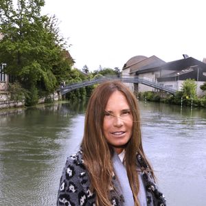 Nathalie Marquay-Pernaut lors de la 36ème édition du salon du livre de Cosne sur Loire le 1er juin 2024.

© Cédric Perrin / Bestimage
