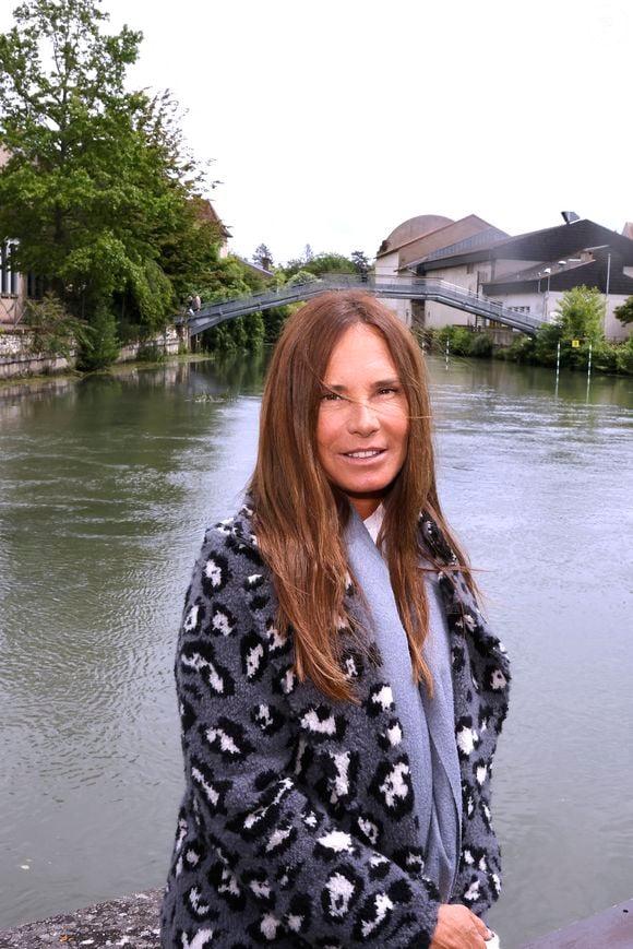 Nathalie Marquay-Pernaut lors de la 36ème édition du salon du livre de Cosne sur Loire le 1er juin 2024.

© Cédric Perrin / Bestimage