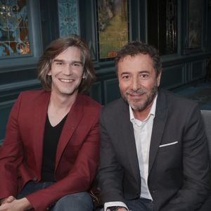 Un de ses concerts sera même diffusé sur Olympia TV après son passage dans Olympiascope. 

Exclusif - Amaury Vassili, Bernard Montiel - Enregistrement de l'émission "OlympiaScope", présentée par B.Montiel et diffusée le 26 avril 2025 sur Olympia TV, une chaîne du groupe Canal+ et en replay sur myCANAL. Le 29 mai 2024 
© Jack Tribeca / Bestimage