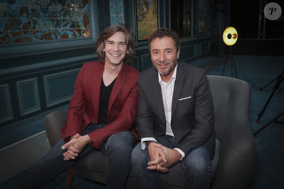 Un de ses concerts sera même diffusé sur Olympia TV après son passage dans Olympiascope. 

Exclusif - Amaury Vassili, Bernard Montiel - Enregistrement de l'émission "OlympiaScope", présentée par B.Montiel et diffusée le 26 avril 2025 sur Olympia TV, une chaîne du groupe Canal+ et en replay sur myCANAL. Le 29 mai 2024 
© Jack Tribeca / Bestimage