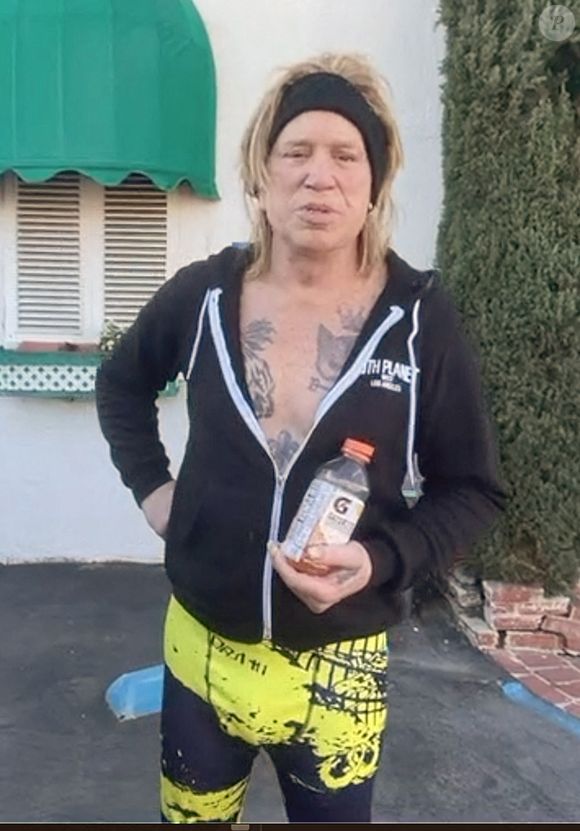 Mickey Rourke à la sortie d'un studio de danse à Los Angeles, le 25 janvier 2023.
