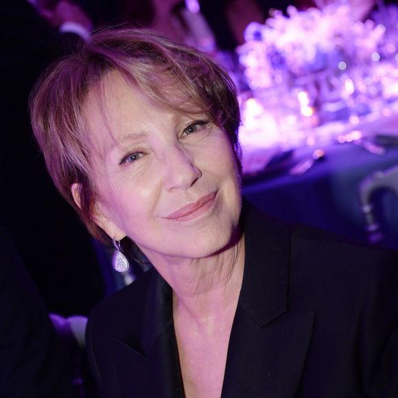 Nathalie Baye lors de la 16ème soirée Sidaction dans la salle de réception du Pavillon d'Armenonville à Paris, France, le 25 janvier 2018.

© Rachid Bellak/Bestimage