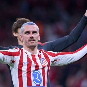 Antoine Griezmann de l'Atlético de Madrid célèbre la victoire dans le match retour des barrages de la Ligue des Champions 2025/2026, © Alterphotos / PsnewZ / Bestimage