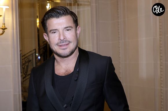 Il partagera la scène avec Laurent Ruquier dans une comédie écrite par ce dernier.

Vincent Niclo à la 48ème édition de la soirée de gala "The Best Awards" à l'hôtel George V Four Seasons à Paris, le 26 janvier 2026.

© Cédric Perrin / Bestimage