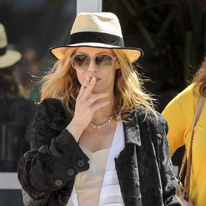 Évoquant aussi une de ses habitudes qui passe bien plus mal qu'avant. 

Vanessa Paradis à l'Agora pendant le 69ème festival international du film de Cannes le 21 mai 2016. © Pierre Perusseau / Bestimage