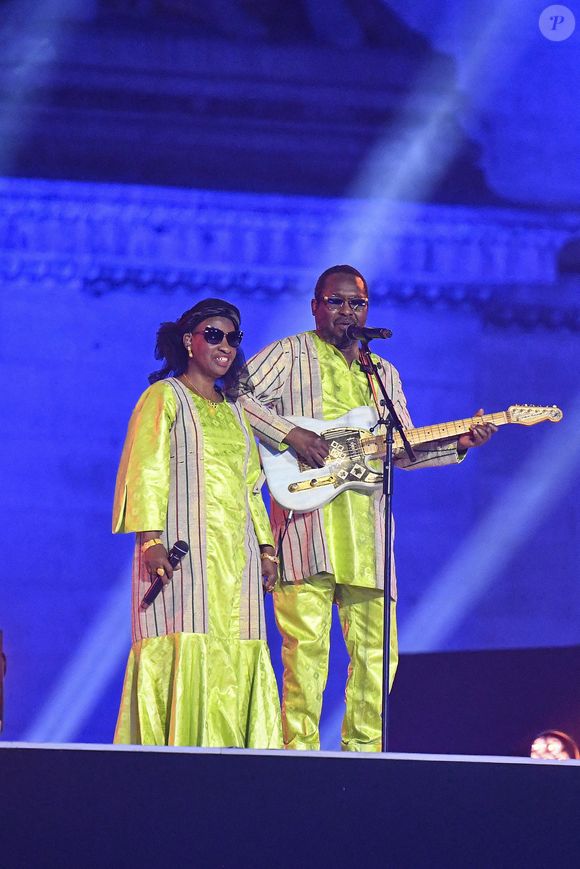 Exclusif - Amadou et Mariam - Personnalités sur le plateau de l'émission "Paris 2024 : merci! La grande soirée événement" sur les Champs-Elysées à Paris, à l'occasion des Jeux Olympiques et Paralympiques Paris 2024, diffusée en direct sur France 2, le 14 septembre 2024
© Perusseau-Ramsamy / Bestimage