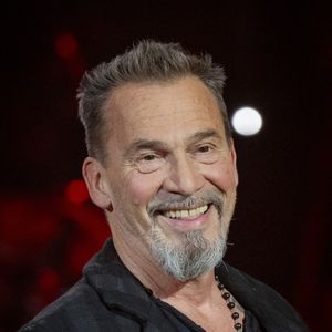 Si Florent Pagny est célèbre pour les tubes qui ont jalonné sa carrière, il est aussi pour ses looks, très nombreux depuis qu'il s'est fait connaître. En particulier ses coiffures !

Exclusif - Florent Pagny lors de l'enregistrement de l'émission "L'anniversaire secret" à Paris. © Cyril Moreau / Bestimage