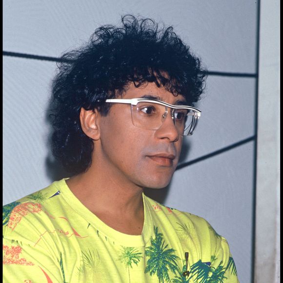 Archives - Laurent Voulzy lors d'une émission de radio sur Europe 1 en 1987. 
Photographe : AGENCE / BESTIMAGE