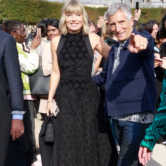 Le couple, qui s'est rencontré en 2000, s’est pacsé puis marié en 2010. Ils se sont même remariés plus tard pour inclure tous leurs enfants dans la cérémonie.

Mélanie Page, Nagui aux arrivées du défilé Christian Dior Collection Femme Prêt-à-Porter Printemps/Eté 2026 lors de la Fashion Week de Paris (PFW), dans le Jardin des Tuileries, à Paris, France, le 1er octobre 2025.

© Christophe Aubert via Bestimage