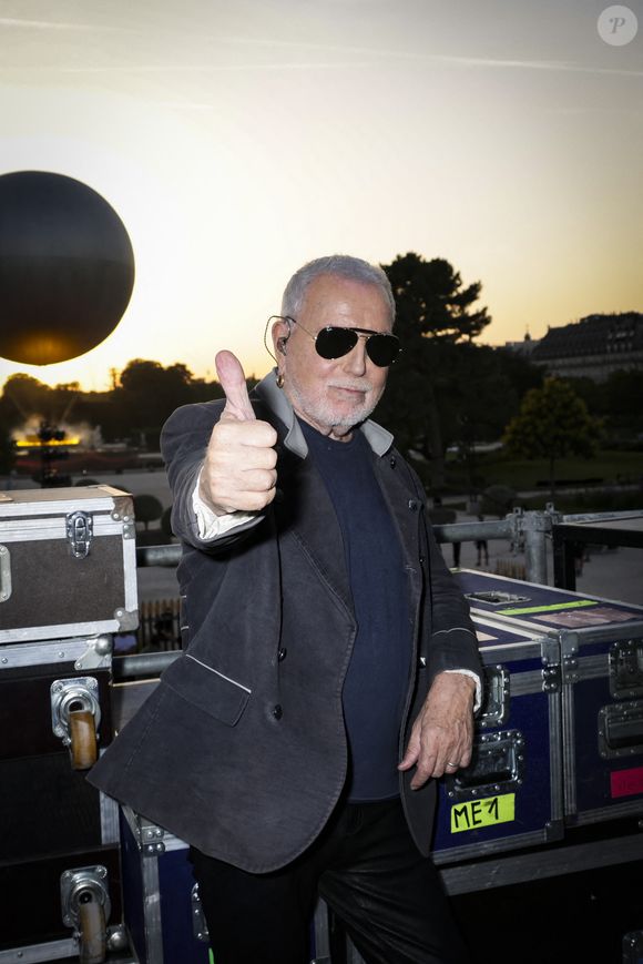 Exclusif - Bernard Lavilliers, - Backstage de la soirée du "Grand Concert de la fête de la musique" au Jardin des Tuileries, autour de la vasque olympique, retransmis en direct sur France 2 à Paris le 21 juin 2025.
© Marc Ausset-Lacroix - Jack Tribeca - Christophe Clovis / Bestimage