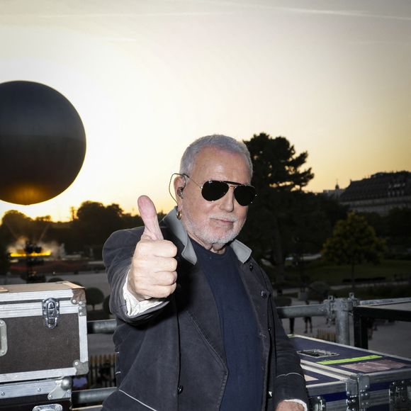 Exclusif - Bernard Lavilliers, - Backstage de la soirée du "Grand Concert de la fête de la musique" au Jardin des Tuileries, autour de la vasque olympique, retransmis en direct sur France 2 à Paris le 21 juin 2025.
© Marc Ausset-Lacroix - Jack Tribeca - Christophe Clovis / Bestimage
