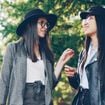 Selon la psychologie, les femmes qui complimentent des inconnues font preuve d'une belle spontanéité aux effets étonnamment positifs