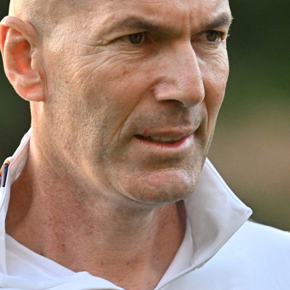 Zinedine Zidane - Entraînement de l'équipe de France en préparation de la Ligue des nations de l'UEFA 2026 au Centre national de Clairefontaine le 21 septembre 2026. © Christian Liewig/Bestimage