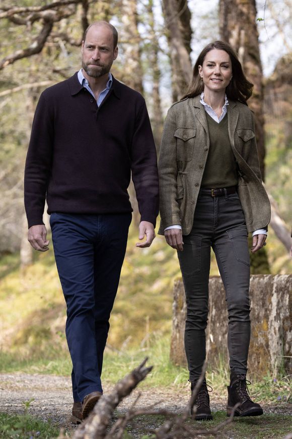 Le prince William, prince de Galles, et Catherine (Kate) Middleton, princesse de Galles, visitent la forêt communautaire d'Ardura, en Ecosse, Royaume Uni, le 30 avril 2025. © Dana Press/Bestimage