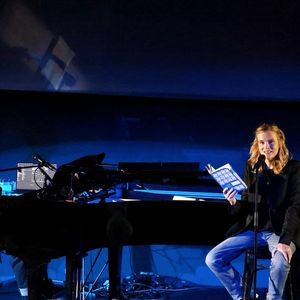 Concert surprise, après la projection de son film, d'Isabelle Carré, accompagnée par son frère Benoît Carré au piano lors de la 7e édition du festival Cineroman à Nice le 1er Octobre 2025 © Bebert-Jacovides/Bestimage