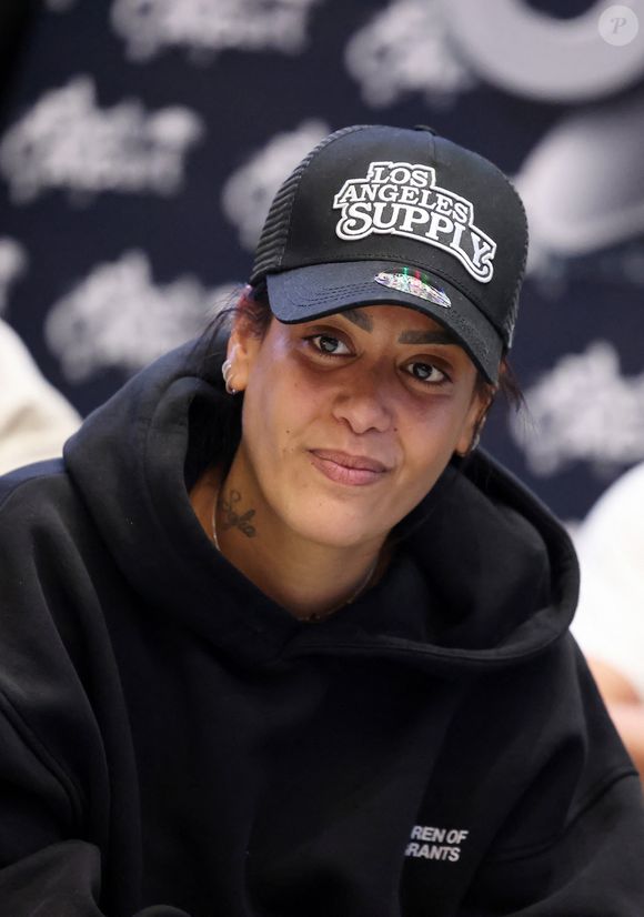Amel Bent - Conférence de presse de la nouvelle édition du Foot-Concert organisé par le Réseau A.Ma.N.D./Huntington Avenir à la LDLC Arena à Lyon le 11 novembre 2024. © Dominique Jacovides/Bestimage