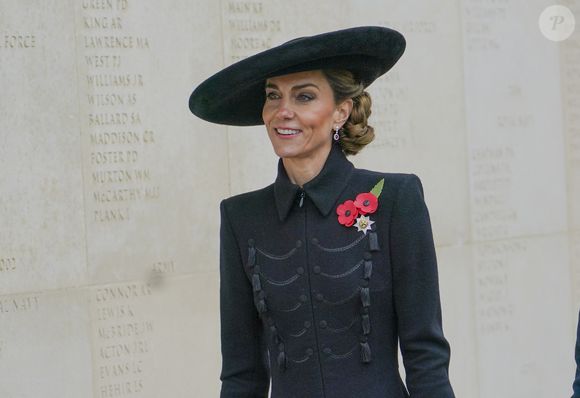 Catherine Kate Middleton, princesse de Galles, assiste à la cérémonie du souvenir de l'Armistice, au National Memorial Arboretum, à Burton-on-Trent, dans l'East Staffordshire le 11 novembre 2025. © Arthur Edwards / Pa Photos / Bestimage