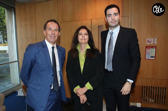 Avec Sézane, les Bettencourt-Meyers misent sur une marque française devenue une référence des entreprises nées sur Internet, dont le chiffre d’affaires dépassait 250 millions d’euros en 2021. 

Nicolas Hieronimus (Directeur Général du groupe L'Oréal), Françoise Bettencourt Meyers et son fils Jean-Victor Meyers - Prix International L’Oréal-UNESCO pour les Femmes et la Science à l’UNESCO, Paris, France le 12 Juin 2025.

© Bertrand Rindoff / Bestimage