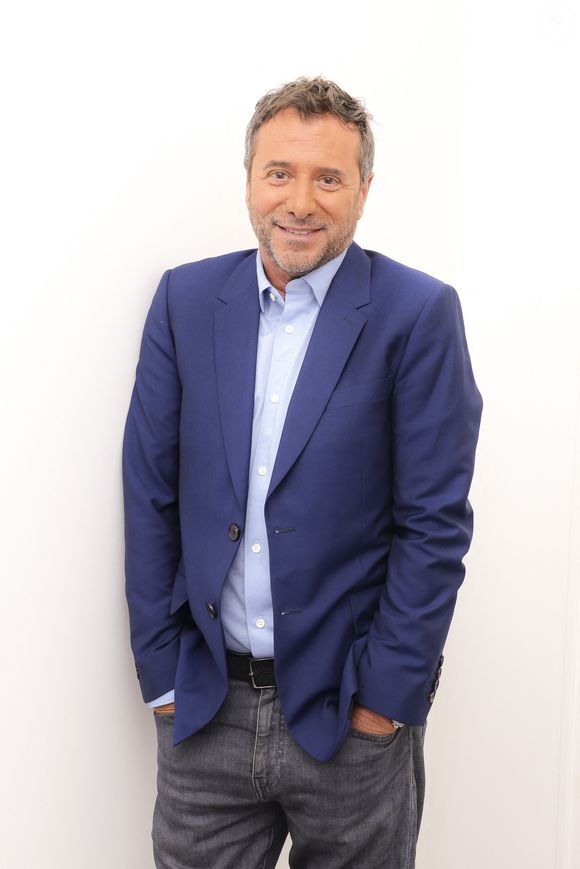 Exclusif - Bernard Montiel, lors de la présentation de l'équipe et du plateau de la nouvelle émission "Animalement Vôtre" présentée par Bernard Montiel et diffusée le dimanche 9 novembre dès 15.45 sur France 3, à Paris, France, le 13 octobre 2025. © Jack Tribeca/Bestimage