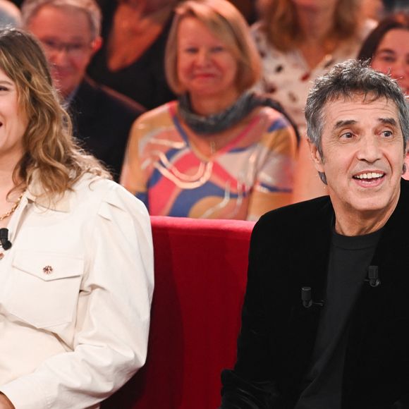 Pour l'occasion, un duo père-fille formé Julien Clerc et Vanille.

Exclusif - Julien Clerc et sa fille Vanille Clerc - Enregistrement de l'émission Vivement dimanche au studio rive gauche presentée par M. Drucker avec une diffusion sur France 3 le 23 novembre. © Guillaume Gaffiot/Bestimage
