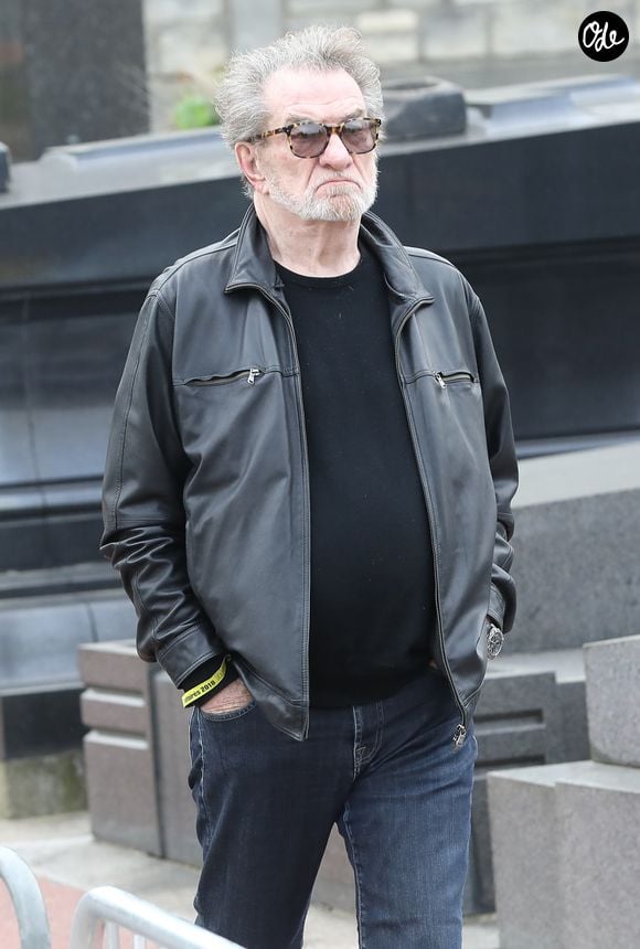 Eddy Mitchell lors des obsèques de Véronique Colucci au cimetière communal de Montrouge, le 12 avril 2018.Agence / Bestimage