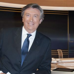 Le journaliste de 74 ans rejoint "Estelle midi", l'émission d'Estelle Denis sur RMC Story et sur les ondes de la radio RMC.

Exclusif - Jacques Legros sur le plateau du Journal de TF1 le 30 avril 2015
Pierre Perusseau / Bestimage