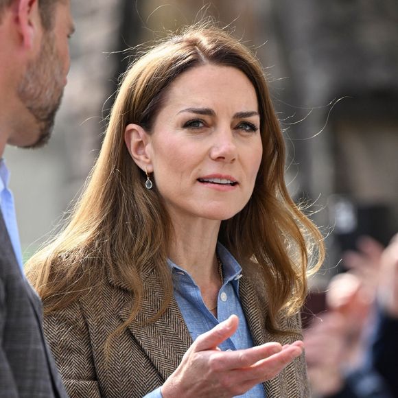 Le prince William, prince de Galles, et Catherine (Kate) Middleton, princesse de Galles, duc et duchesse de Rothesay, visitent la ville de Tobermory en Ecosse, Royaume Uni, le 29 avril 2025. © Backgrid UK/Bestimage