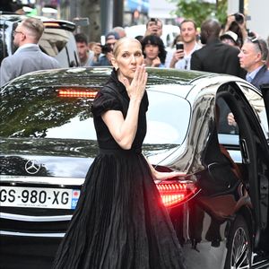 Céline Dion à la sortie de l'hôtel Royal Monceau à Paris avant l'ouverture des Jeux Olympiques (JO) de Paris 2024, à Paris, France, le 24 juillet 2024. (Agence/Bestimage).