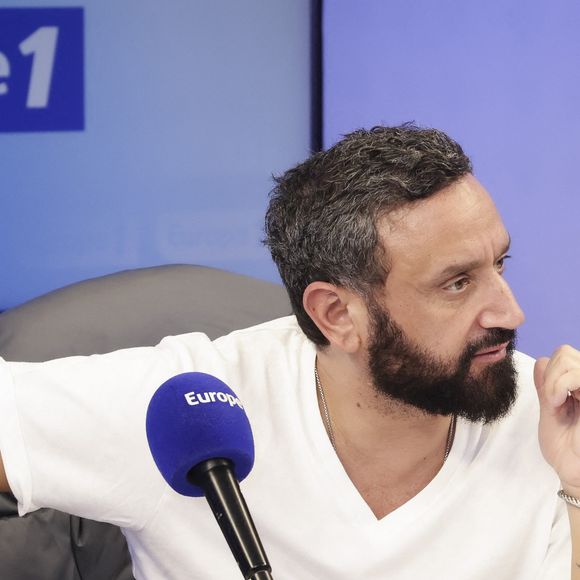 Exclusif - Cyril Hanouna sur le plateau de l'émission "On marche sur la tête" en direct sur Europe 1 le 29 janvier 2025. © Jack Tribeca / Bestimage