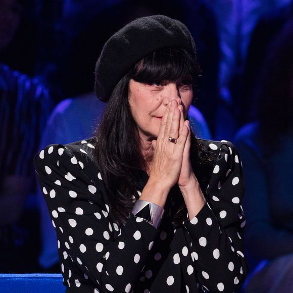 Visiblement,  Lio a également été très émue de la vague de soutien qu'elle a reçue de part et d’autre et des multiples retours sur la réalisation d'Anne-Sophie Jahn, Nicolas Lartigue, Zoé de Bussierre et Karine Dusfour.

Exclusif - Lio - Enregistrement de l'émission "La boite à secrets", présentée par F.Bollaert, qui sera diffusée le 18 octobre sur France 3 en prime time. Le 7 octobre 2019
© Tiziano Da Silva / Bestimage