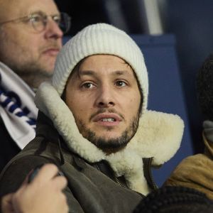 Vianney dans les tribunes du match de Ligue 1 McDonald's opposant le Paris Saint-Germain (PSG) à Lyon (3-1) au Parc des Princes à Paris le 15 décembre 2024. © Cyril Moreau/Bestimage