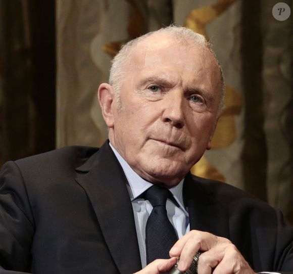 François Pinault a frappé un grand coup en s'offrant le Clos de Tart pour 280 millions d'euros. Un domaine de 7,5 hectares qui rejoint son prestigieux portefeuille viticole.

François Pinault lors de la conférence de presse "Un musée pour la Bourse de Commerce" à l'Hôtel de Ville de Paris. 

© Stephane Lemouton/Bestimage