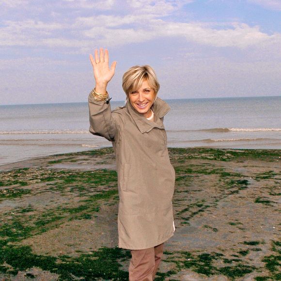 La présentatrice de télévision française Evelyne Dheliat assiste au 12ème festival Epona à Cabourg, France, le 8 octobre 2005. Photo Bruno Klein/ABACAPRESS.COM