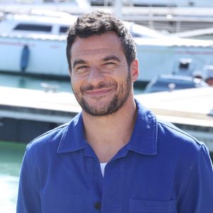 Amir Haddad - Photocall de la série "La Belle et le Boulanger" lors du 27ème Festival de la Fiction de la Rochelle (16 - 21 septembre 2025), le 17 septembre 2025.
© Denis Guignebourg / Bestimage