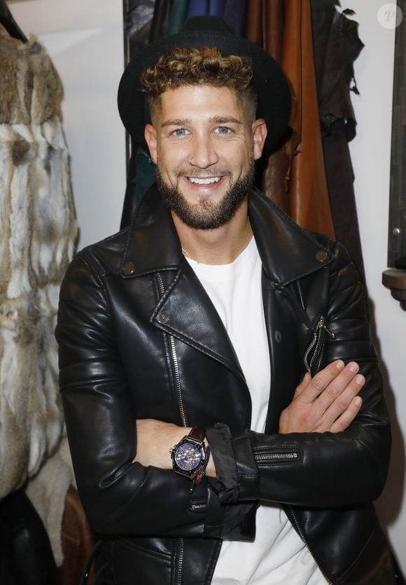 L'influenceur a été interpellée sur la plage Casa Amor, située à Ramatuelle, le vendredi 8 août 2025

Paga (Les Marseillais) lors de l'inauguration de la boutique "Ilann Five" à Paris, le 28 septembre 2017.
© Marc Ausset-Lacroix/Bestimage