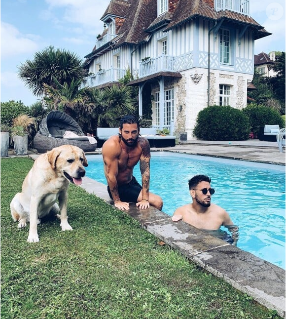 manoir de laurent Ruquier en Normandie ©Instagram Hugo manos