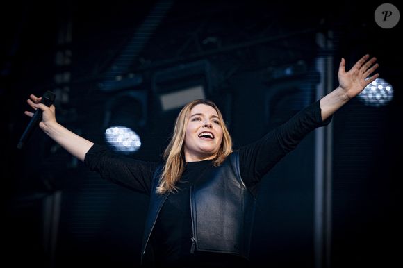Elle a perdu son père en 2010 puis sa mère en 2019

La chanteuse Santa (Samanta Cotta) est en concert sur la scène du festival au Printemps de Pérouges au Château de Saint-Maurice-de-Rémens le 26 juin 2024.

© Sandrine Thesillat / Panoramic / Bestimage