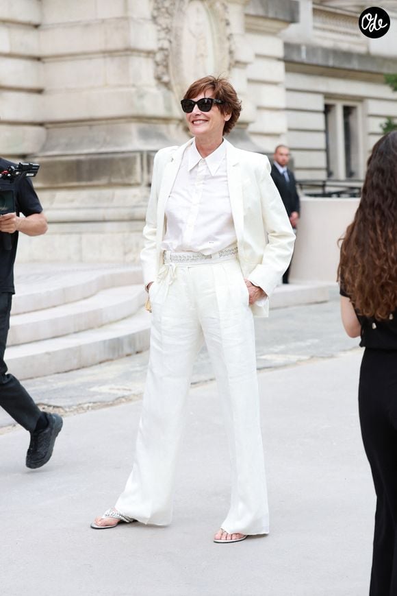 Entre élégance décontractée et pièces intemporelles, la griffe séduit une clientèle internationale en quête de style sans effort.

Ines de la Fressange au défilé Chanel "Collection Haute Couture Automne/Hiver 2026-2027" lors de la Fashion Week de Paris, le 7 juillet 2026

© Florian Lavielle / Bestimage