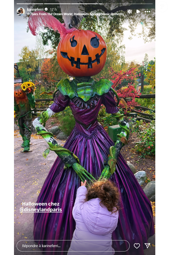 "Entre citrouilles lumineuses et parades, on a vécu un Halloween de rêve à @disneylandparis. Maël, Claudia et Sasha ont eu le plus beau des sorts : la magie de l'enfance et nous aussi", s'est réjouit Karine Ferri sur Instagram.

Karine Ferri et Yoann Gourcuff à Disneyland avec leurs trois enfants.