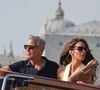 Mais on se consolera avec George Clooney lauréat d'un prix honorifique

George Clooney et sa femme Amal Clooney arrivant à la 82e Mostra de Venise 
©Backgrid UK/ Bestimage