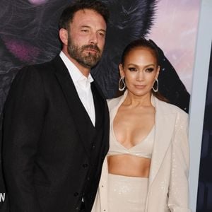 On ignore si la chanteuse conservera le bien

Los Angeles, Jennifer Lopez et Ben Affleck sur le tapis rouge. Photo : Backgrid USA / Bestimage